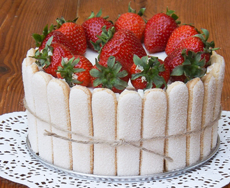 Braškių ir balto šokolado tiramisu tortas / Strawberry & White Chocolate Tiramisu Cake