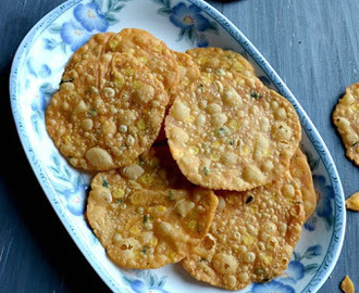 Thattai/Crispy Rice flour Snack
