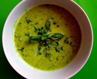 Grüner Spargel - Kresse - Suppe