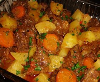 Picadinho de carne com batata e cenoura