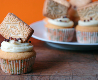 Cakes & Bakes: Custard Cream cupcakes