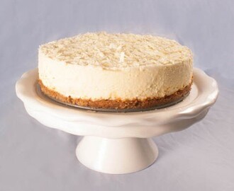 Bailey’s White Chocolate Cheesecake with Almond Brown Sugar Crust