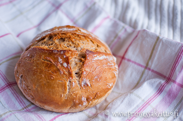 Pataleipä - vaivaamaton leipä - no knead bread