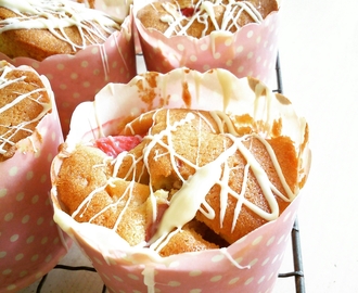 Strawberry and white chocolate muffins