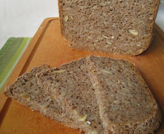Chleb żytni graham z otrębami na drożdżach
