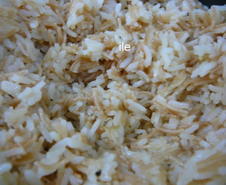 Pilaf o pilau de arroz con fideos cabellos de angel
