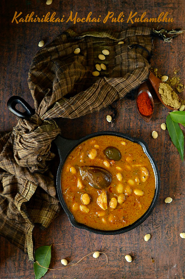 Mochakottai  Kulambhu /Kathirikkai Mochai Kulambhu/Field beans and Eggplant Gravy