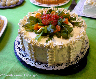 Time for cake! - synttäreiden tomaattinen kasvisvoileipäkakku