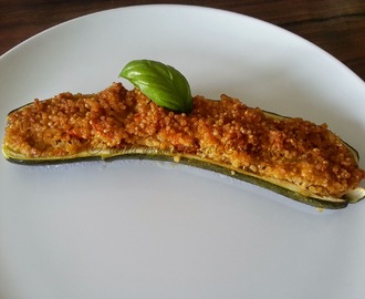 Quinoa der neue Foodblogger Trend? Zucchini gefüllt mit Quinoa und Ahornsirup.