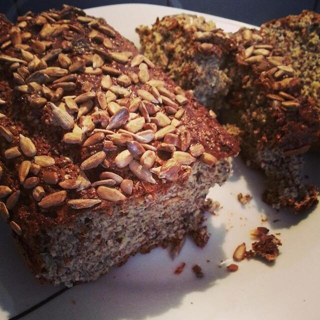 Superfood Brot (Low Carb)
