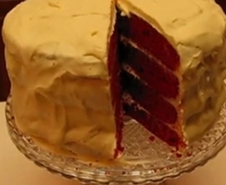 Valentine’s Day Red Velvet Cake