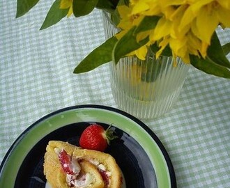 Citronrulltårta med mascarpone & jordgubbar