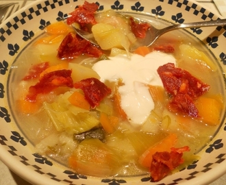 Soupe poireaux, carottes, pommes de terre et chorizo