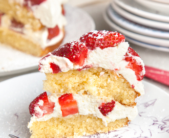 Strawberry and vanilla cream cake (so easy, a preschooler made it!)