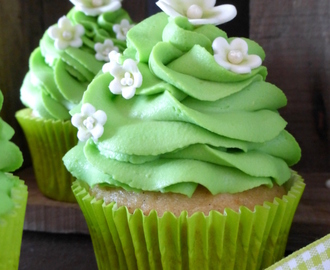 Double Vanilla Cupcakes mit Waldmeister Topping