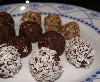 Nötbollar (chokladbollar) med nötter & dadlar