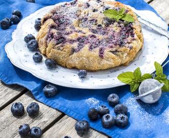 Upp och ner-kaka med blåbär