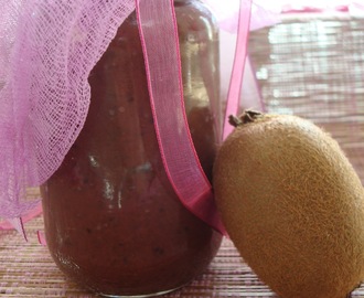 Marmellata di kiwi e cioccolato fondente..binomio goloso