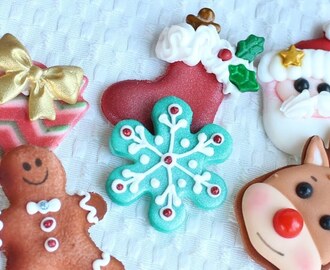 Christmas Dessert DIY Christmas Cupcake Toppers - Fondant & Royal Icing Decorations