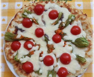 Pizza bianca (gluten free) in padella con pomodorini, fiori di zucca e acciughe: una nuova scoperta!