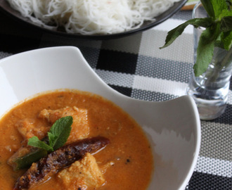 Fish in Tomato and Coconut Gravy – Fish Curry with Mint Leaves