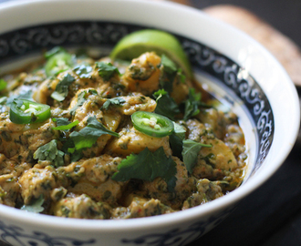 thai peanut potato and spinach curry.