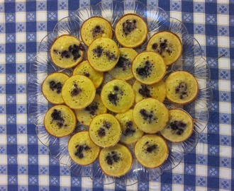 Mini muffin con miele e marmellata di mirtilli di bosco