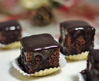 MINI SACHER - Pasticcini al Cioccolato - come resistere alla tentazione ed accontentarsi di uno solo?