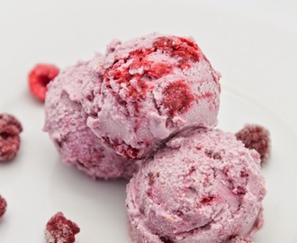 Raw Raspberry Almond Ice Cream