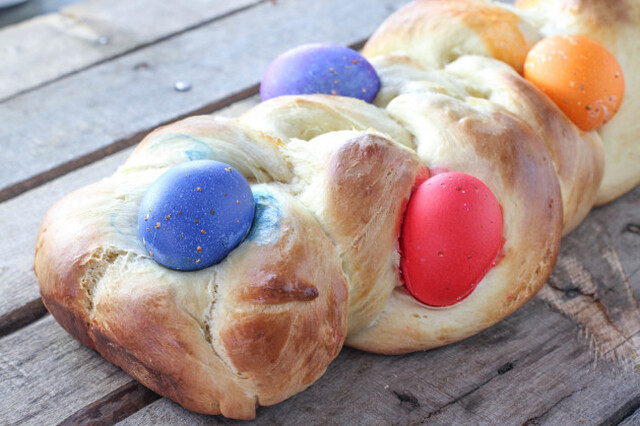 Italian Easter Bread: Brightly Colored Tradition