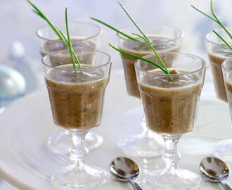 Velvety mushrooms and chestnuts soup "shots"
