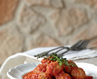 Spicy meatballs in tomato and orange flavoured sauce