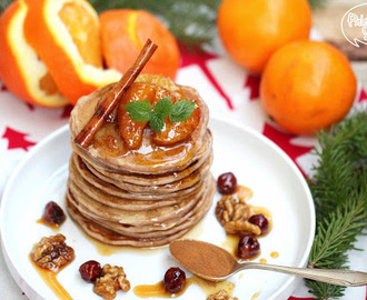 Cynamonowe pancakes (z olejem rzepakowym), karmelizowanymi pomarańczami i orzechami