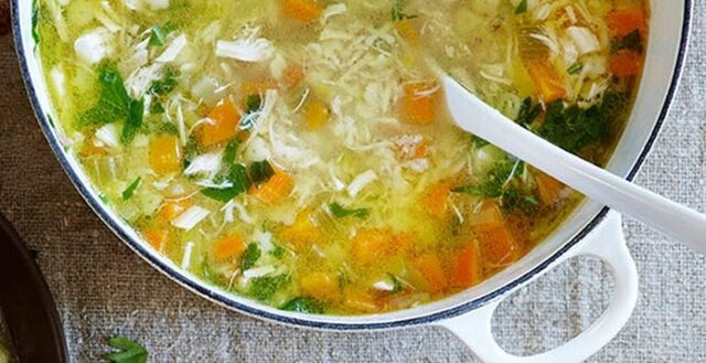 Lahodná zeleninová polievka: Na originalite jej pridáva táto jedna ingrediencia, ktorá z nej robí kráľovskú polievku pre dušu aj telo