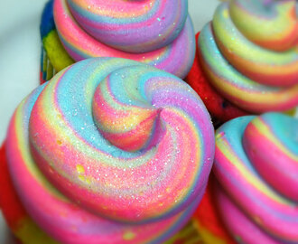 Fantasy Vanilla Almond Rainbow Cupcakes ♥