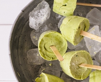 green avocado-lime-basil popsicles, oder: eis am stil geht auch in gesund!