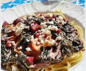 Spaghetti with Beetroot, Spinach and Goats’ Cheese / Spaghetti mit Rote Bete, Spinat und Ziegenkäse