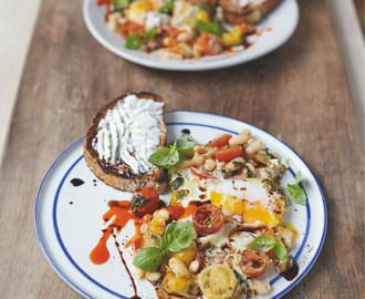 Jamie Oliver's Baked Eggs in Popped Beans and Cherry Tomatoes for the Perfect Vegetarian Breakfast