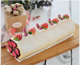 Strawberry Roll with Rose Petal Jam for Valentine's Day 草莓玫瑰花瓣果酱蛋糕券
