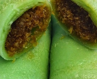 Dadar Goeloeng (dadar gulung): Indonesische groene pannenkoekjes met een vulling van kokos