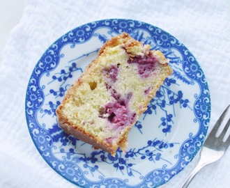 crème fraîche raspberry cake