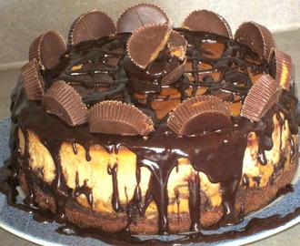 Brownie Bottom Peanut Butter Cheesecake!