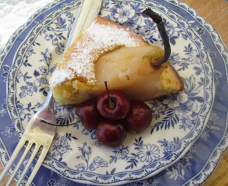 Vanilla cake with pears