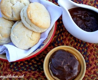Southern Style Chocolate Gravy & Cream Biscuits #SavetheBiscuit