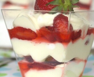 dessert aux fraises comme un tiramisu aux fraises