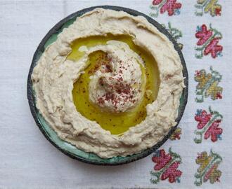 Brotaufstrich des Monats September: Hummus, der Klassiker