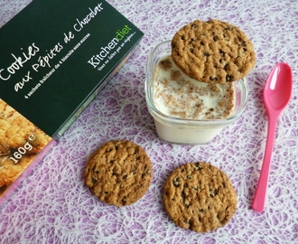 yaourts au soja maison diététiques et leur crumble de cookies minceur aux pépites de chocolat (sans sucre et riches en fibres)