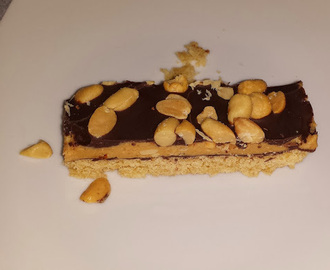 Rezepte vom 22.01.2014: Vegane Peanut Butter Snickers Bars und eine kleine Erdnussbutterkunde