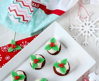 Mini Christmas Pudding Cupcakes with Custard Flavoured Icing
