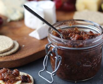 Slow Cooker Spiced Apple Chutney